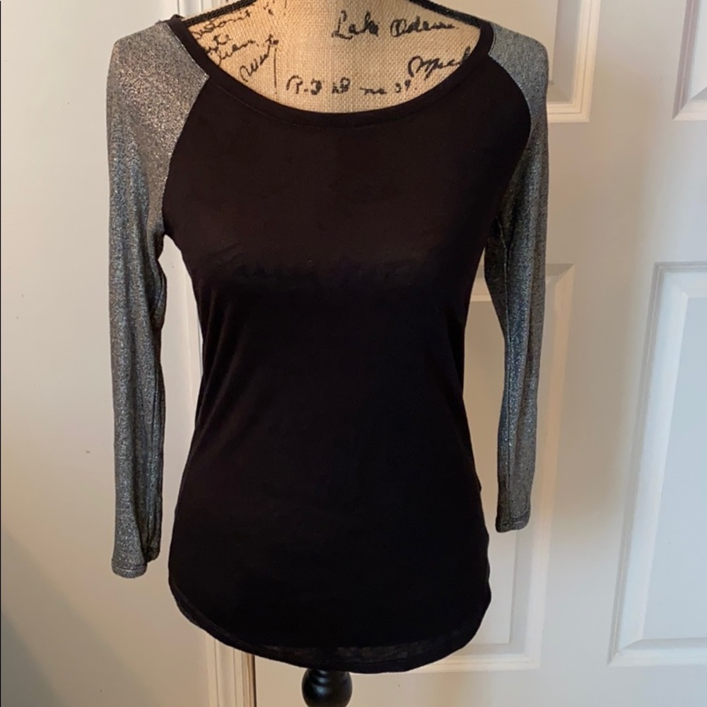 Women’s American Eagle 3/4 Length Shirt, Medium